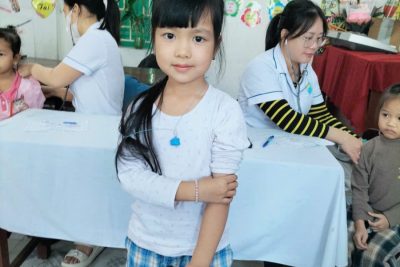 Trường Tiểu học Xuân Phú tổ chức tiêm phòng miễn phí Vắc xin IPV phòng bệnh Bại liệt cho học sinh khối 1